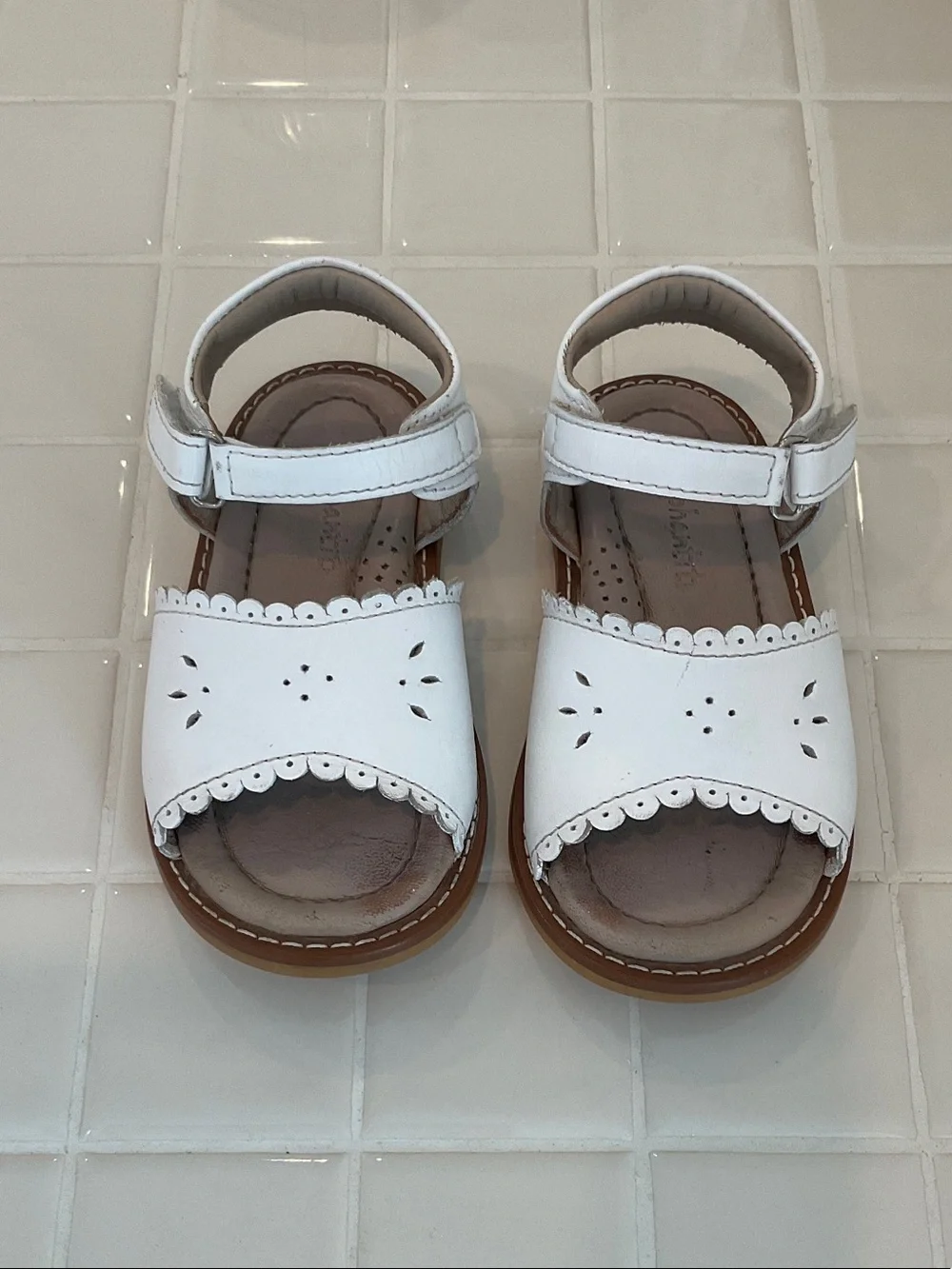 Elephantito White Scallop-Trim Leather Toddler Sandals